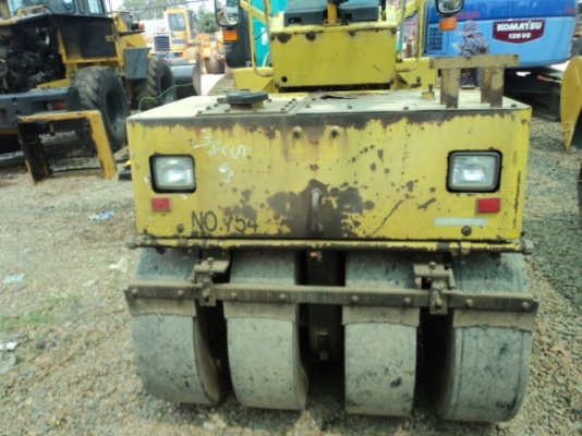 ละอองดาวแทรคเตอร์ ขายรถบดสั่นสะเทือน SAKAI TW 500