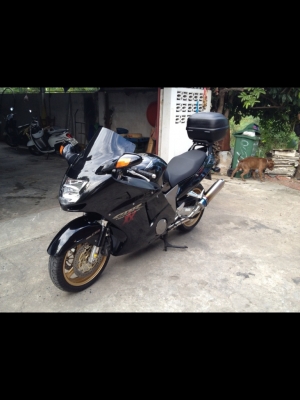 ขายCBR1100XX Super Blackbirdหัวฉีด อินวอย+สพม แท้รถสวยมากสมบูรณ์ประหยัดสุดๆเรื่องความแรงไม่ต้องพูดถึง300+ถ้าใจถึงพอ