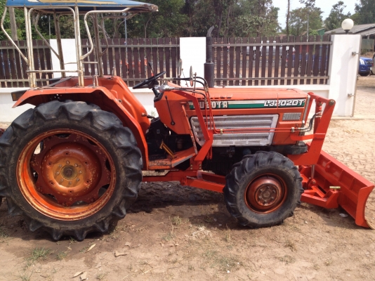 รายละเอียด ขายด่วน Kubota L3202DT 4WD + ใบมีดดันหน้าใหม่ รายละเอียด ขายด่วน Kubota L3202DT 4WD + ใบมีดดันหน้าใหม่