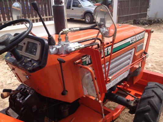 รายละเอียด ขายด่วน Kubota L3202DT 4WD + ใบมีดดันหน้าใหม่ รายละเอียด ขายด่วน Kubota L3202DT 4WD + ใบมีดดันหน้าใหม่