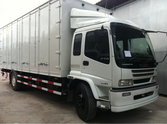 ขาย Isuzu 6 ล้อ Deca 200 แรง ตู้10 บาน รถจดทะเบียนปี 51