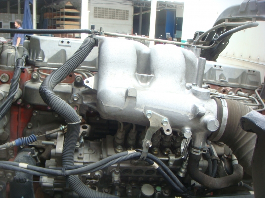 ขาย Isuzu 6 ล้อ Deca 200 แรง ตู้10 บาน รถจดทะเบียนปี 51