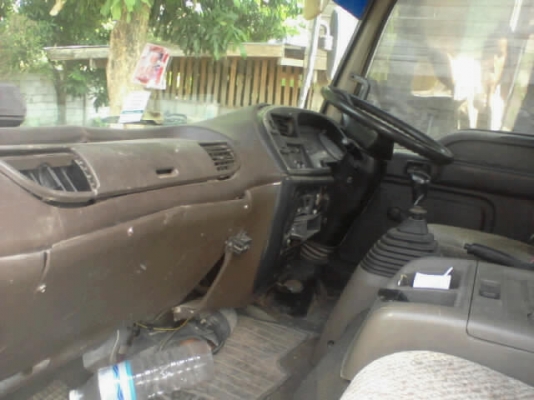 ขาย ISUZU DECA FRR  ยาว 6.20 รถ 6 ล้อประกอบ 195 แรง พวงมาลัยพาวเวอร์ เบรกทิพฟี่ ยาง 8.25 เจ้าของขับเอง  จดทะเบียนใหม่ปี 54