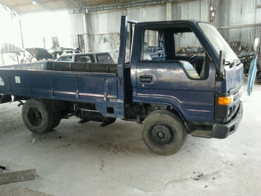 หกล้อบรรทุกน้ำ