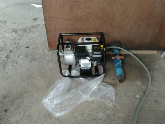 หกล้อบรรทุกน้ำ