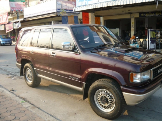 ขาย Isuzu Trooper 95  รถสถานทูตอเมริกาใช้น้อย สวยมั่กๆ โทร 087 061 4919