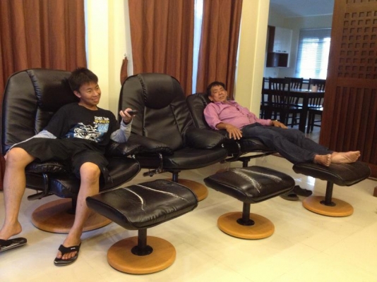 เก้าอี้นอนสบาย เอนได้พร้อมที่วางขา