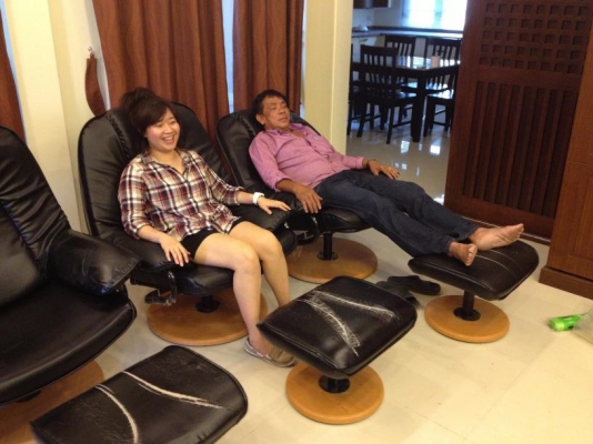 เก้าอี้นอนสบาย เอนได้พร้อมที่วางขา