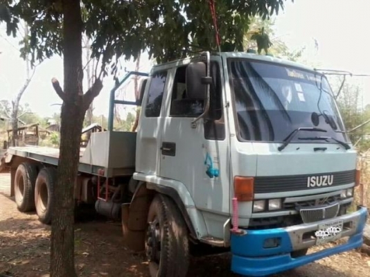 ISUZU ROCKY 175 HP 6BG1 รถหางปลาสิบล้อ 2 เพลา ชุดเพลาโบกี้ขนาดใหญ่แล้ว ใช้ลาก SK 200 ได้เลยครับ เครื่องแน่นดีแรงดีไม่มีเยิ้ม หัวเก๋งสีบางเดิมภายในเก๋งสวยครบ พวงมาลัยเพาเวอร์ เบรคทริ๊ปฟี้ครบ ช่วงล่างคัชซีสวย ยางสภาพดี 70\% พร้อมลากพร้อมบรรทุก เอกสารทะเบียนค