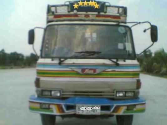 HINO F17 - 168 HP EH700 สิบล้อล่องเพลาเดียว กระบะไม้คอกสูงเกษตรสภาพอย่างสวยยาว 6.20 เมตร เครื่องยนต์เดิมๆแห้งดีแรงดี หัวเก๋งสีสันบางเดิมภายในสวยครบ แอร์ พวงมาลัยเพาเวอร์ เบรคทริ๊ปฟี้พร้อม ช่วงล่างคัชซีสวยไม่มีดาม ยางสภาพดี 10 เส้นประมาณ 80\% พร้อมใช้งาน เอ HINO F17 - 168 HP EH700 สิบล้อล่องเพลาเดียว กระบะไม้คอกสูงเกษตรสภาพอย่างสวยยาว 6.20 เมตร เครื่องยนต์เดิมๆแห้งดีแรงดี หัวเก๋งสีสันบางเดิมภายในสวยครบ แอร์ พวงมาลัยเพาเวอร์ เบรคทริ๊ปฟี้พร้อม ช่วงล่างคัชซีสวยไม่มีดาม ยางสภาพดี 10 เส้นประมาณ 80\% พร้อมใช้งาน เอ