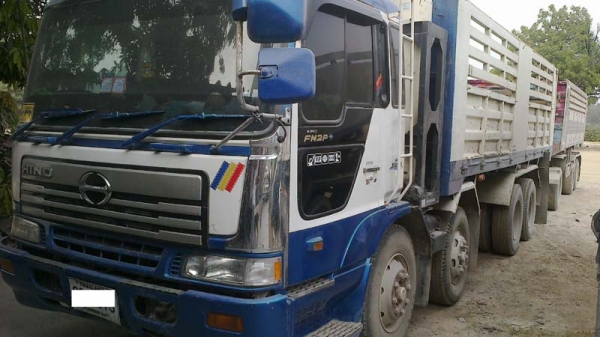 Hino หัวโปรเฟีย 12 ล้อ แก๊ส 6 ถัง เครื่อง  300 แรง คัสซี :FN1KWE1017มีระบบลากพ่วง
