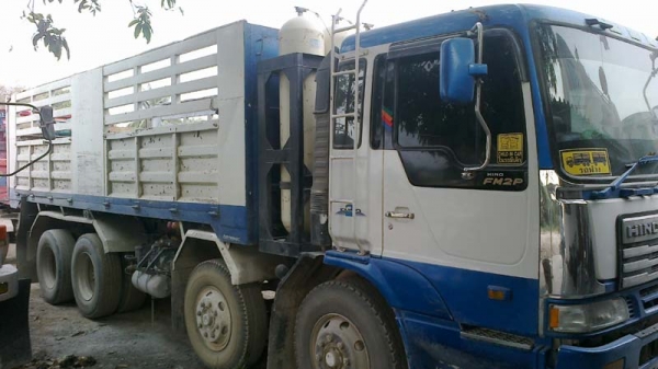 Hino หัวโปรเฟีย 12 ล้อ แก๊ส 6 ถัง เครื่อง  300 แรง คัสซี :FN1KWE1017มีระบบลากพ่วง