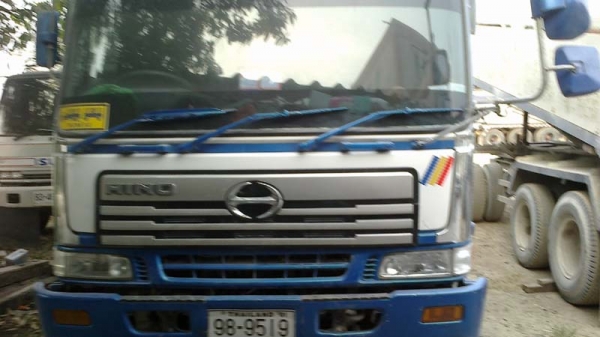 Hino หัวโปรเฟีย 12 ล้อ แก๊ส 6 ถัง เครื่อง  300 แรง คัสซี :FN1KWE1017มีระบบลากพ่วง