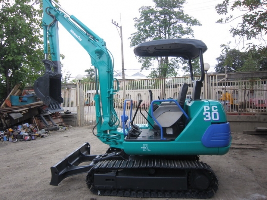 KOMATSU รุ่น PC30-7- แทร็กเหล็ก มือสองญี่ปุ่น