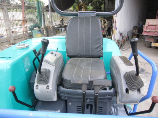 KOMATSU รุ่น PC30-7- แทร็กเหล็ก มือสองญี่ปุ่น