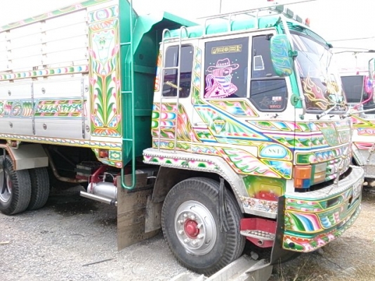 ขายสิบล้อ2เพลาดั้มFUSOเทอโบ10เกียร์220แรงม้ายาง80\%เล่มพร้อมโอน