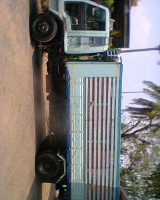 ขายรถ อีซูซุ รุ่น ล๊อกเล๊ก หกล้อ ดัมพ์