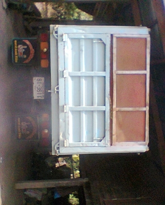 ขายรถ อีซูซุ รุ่น ล๊อกเล๊ก หกล้อ ดัมพ์