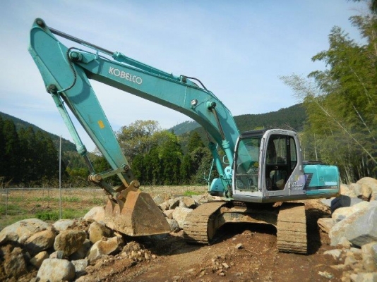 New stock from JAPAN Kobelco SK200-6 YN07 ปี 2000 สวย ๆ ถูก ๆ ครับ