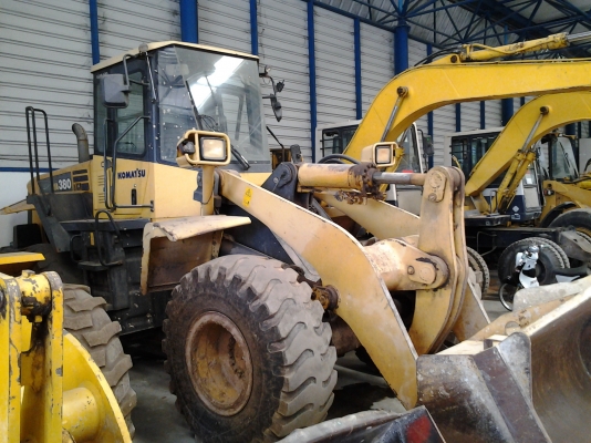 ขายรถตัก Komatsu WA380-5  #60453 ปี 2547 นำเข้าจากญี่ปุ่น พร้อมตรวจสภาพ  สนใจติดต่อคุณหนิง โทร.080-656-5422