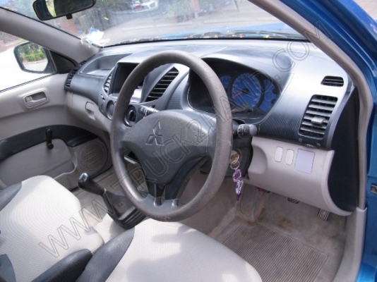 รถกระบะ ยี่ห้อ MITSUBISHI