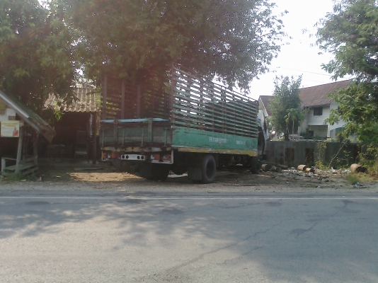 ขายด่วนถูกๆหกล้อ หัวเดิม ครัชซีเดิม เครื่องเดิมหน้ากากทอง ของห้างแท้ๆรถสวยเดิมๆ ยาว 7 เมตรครึ่ง พร้อมใช้งาน Hino FF177 KA เครื่อง EH700