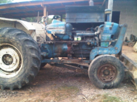 มาแล้วครับฟอร์ด5000ราคาถูกๆครับ พร้อมอุปกรณ์ ใบมีด หาง6 เอกสารครบพร้อมชุดโอน