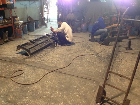 ==>รับติดตั้งใบมีดดันดินรถไถทุกรุ่น<==