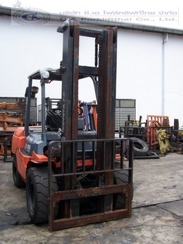 ขาย รถ โฟล์คลิฟท์ TOYOTA รุ่น 7-FD50