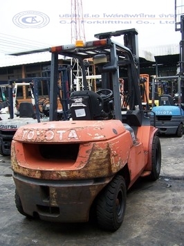 ขาย รถ โฟล์คลิฟท์ TOYOTA รุ่น 7-FD50
