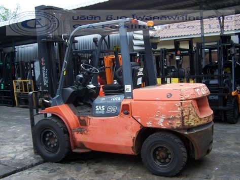 ขาย รถ โฟล์คลิฟท์ TOYOTA รุ่น 7-FD50