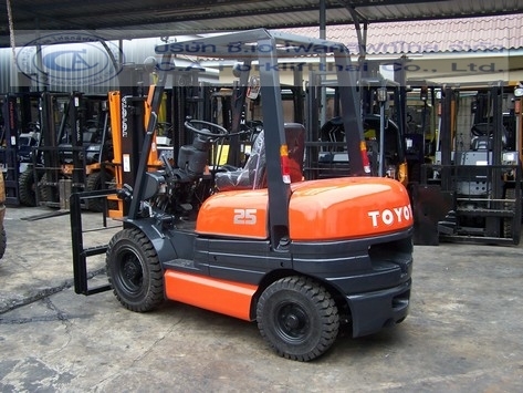 ขายรถ โฟล์คลิฟท์ TOYOTA รุ่น 6-FD25