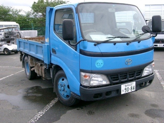ต้องการซื้อ หัวรถบรรทุก 6 ล้อ TOYOTA DYNA