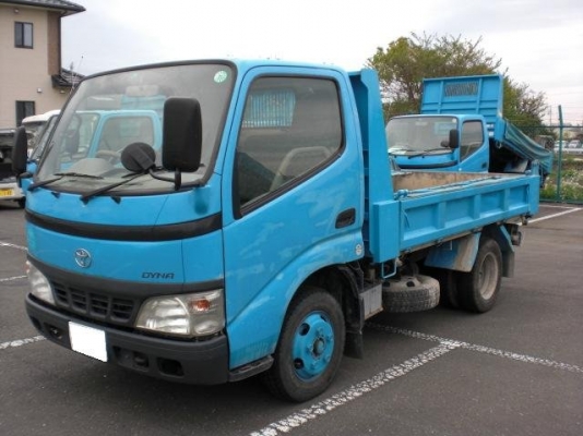 ต้องการซื้อ หัวรถบรรทุก 6 ล้อ TOYOTA DYNA