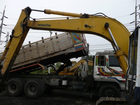 PC12O-5 สภาพสวยมาก ไฟฟ้าเต็มทุกจุด เครื่องฟิตไหม่ปั๊มLABไหม่ แอวแน่นช่วงล่างเต็ม PC12O-5 สภาพสวยมาก ไฟฟ้าเต็มทุกจุด เครื่องฟิตไหม่ปั๊มLABไหม่ แอวแน่นช่วงล่างเต็ม