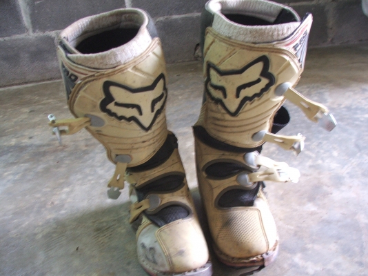 ขายรองเท้าวิบาก