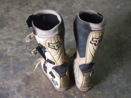 ขายรองเท้าวิบาก