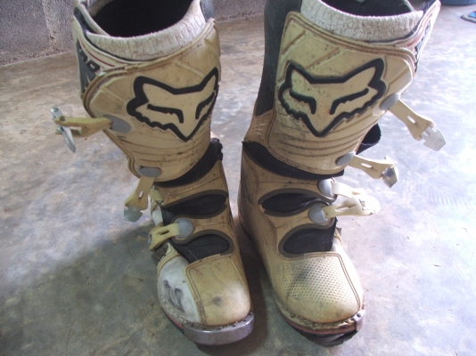 ขายรองเท้าวิบาก