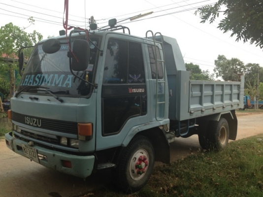 ISUZU ROCKY 175 HP 6BG1 หกล้อดั๊มพ์ กระบะดั๊มพ์เหล็ก 6 ตันยิงหน้าความยาว 3.60 เมตรฝาข้างสวยพื้นดีไม่มีผุกร่อน เครื่องแน่นดีไม่เยิ้ม ภายในเก๋งคอนโซลสวยครบพร้อม เครื่องเสียง แอร์เย็น พ.เพาเวอร์ ช่วงล่างคัชซีสวยมากๆไม่มีดามไม่มีแตก ยาง 8.25 ขอบ 16 สภาพดี