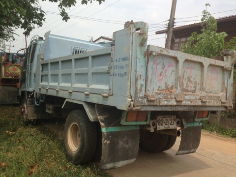 ISUZU ROCKY 175 HP 6BG1 หกล้อดั๊มพ์ กระบะดั๊มพ์เหล็ก 6 ตันยิงหน้าความยาว 3.60 เมตรฝาข้างสวยพื้นดีไม่มีผุกร่อน เครื่องแน่นดีไม่เยิ้ม ภายในเก๋งคอนโซลสวยครบพร้อม เครื่องเสียง แอร์เย็น พ.เพาเวอร์ ช่วงล่างคัชซีสวยมากๆไม่มีดามไม่มีแตก ยาง 8.25 ขอบ 16 สภาพดี ISUZU ROCKY 175 HP 6BG1 หกล้อดั๊มพ์ กระบะดั๊มพ์เหล็ก 6 ตันยิงหน้าความยาว 3.60 เมตรฝาข้างสวยพื้นดีไม่มีผุกร่อน เครื่องแน่นดีไม่เยิ้ม ภายในเก๋งคอนโซลสวยครบพร้อม เครื่องเสียง แอร์เย็น พ.เพาเวอร์ ช่วงล่างคัชซีสวยมากๆไม่มีดามไม่มีแตก ยาง 8.25 ขอบ 16 สภาพดี