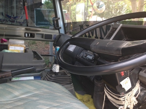 ISUZU ROCKY 175 HP 6BG1 หกล้อดั๊มพ์ กระบะดั๊มพ์เหล็ก 6 ตันยิงหน้าความยาว 3.60 เมตรฝาข้างสวยพื้นดีไม่มีผุกร่อน เครื่องแน่นดีไม่เยิ้ม ภายในเก๋งคอนโซลสวยครบพร้อม เครื่องเสียง แอร์เย็น พ.เพาเวอร์ ช่วงล่างคัชซีสวยมากๆไม่มีดามไม่มีแตก ยาง 8.25 ขอบ 16 สภาพดี ISUZU ROCKY 175 HP 6BG1 หกล้อดั๊มพ์ กระบะดั๊มพ์เหล็ก 6 ตันยิงหน้าความยาว 3.60 เมตรฝาข้างสวยพื้นดีไม่มีผุกร่อน เครื่องแน่นดีไม่เยิ้ม ภายในเก๋งคอนโซลสวยครบพร้อม เครื่องเสียง แอร์เย็น พ.เพาเวอร์ ช่วงล่างคัชซีสวยมากๆไม่มีดามไม่มีแตก ยาง 8.25 ขอบ 16 สภาพดี