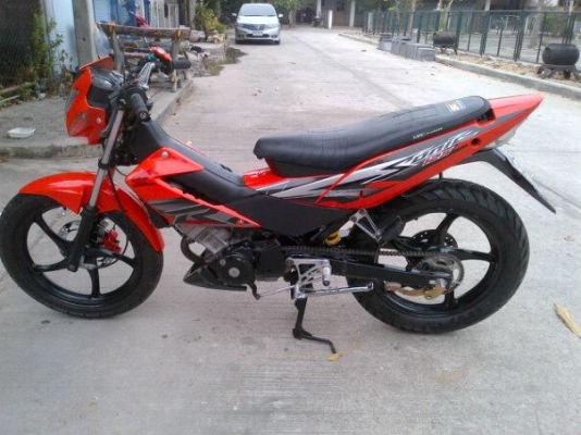 ขาย HONDA SONIC 125  แต่ง ล้อโต สวยๆ คับ ทะเบียนโอน เครื่อง ทำใหม่ หมดคับ ขาย 25500