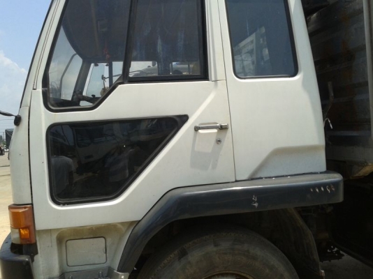 ถอดขายหัวเก๋งอยู่บนรถ FUSO TF 527 (หัวใหญ่ 3 ใบปัด) เหลือ 2 หัว