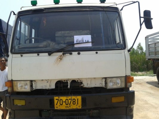 ถอดขายหัวเก๋งอยู่บนรถ FUSO TF 527 (หัวใหญ่ 3 ใบปัด) เหลือ 2 หัว