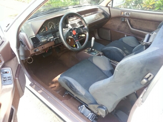 HARTBRACK รถสปอร์ต 2 ประตู ขายหรือแลกรถเก๋ง 4 ประตู