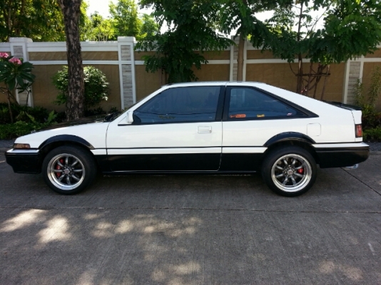 HARTBRACK รถสปอร์ต 2 ประตู ขายหรือแลกรถเก๋ง 4 ประตู