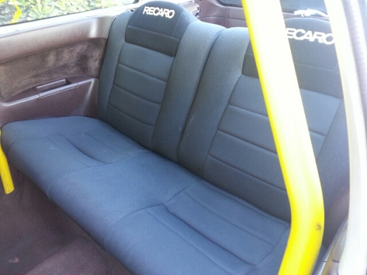 HARTBRACK รถสปอร์ต 2 ประตู ขายหรือแลกรถเก๋ง 4 ประตู