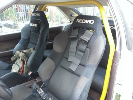 HARTBRACK รถสปอร์ต 2 ประตู ขายหรือแลกรถเก๋ง 4 ประตู