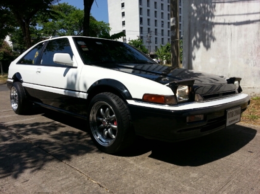 HARTBRACK รถสปอร์ต 2 ประตู ขายหรือแลกรถเก๋ง 4 ประตู