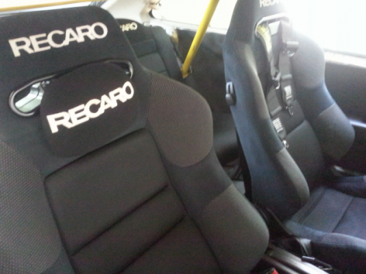 HARTBRACK รถสปอร์ต 2 ประตู ขายหรือแลกรถเก๋ง 4 ประตู